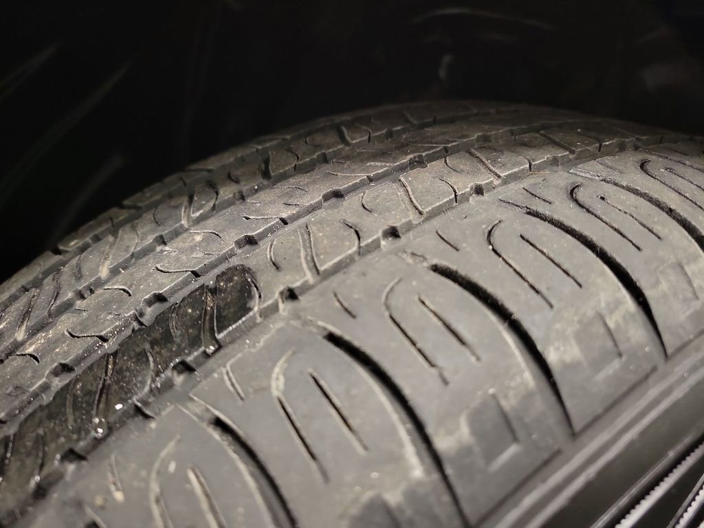 Used 2014 MAZDA MAZDA3 i Touring w/ Technology Package image 12