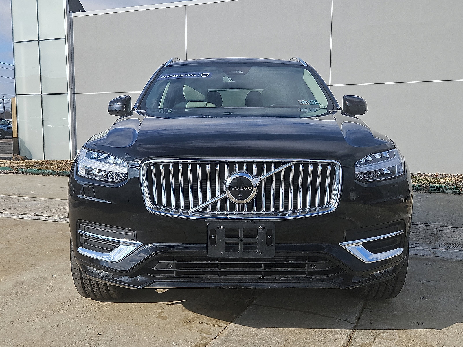 Certified 2023 Volvo XC90 B6 Ultimate w/ Protection Package image 2