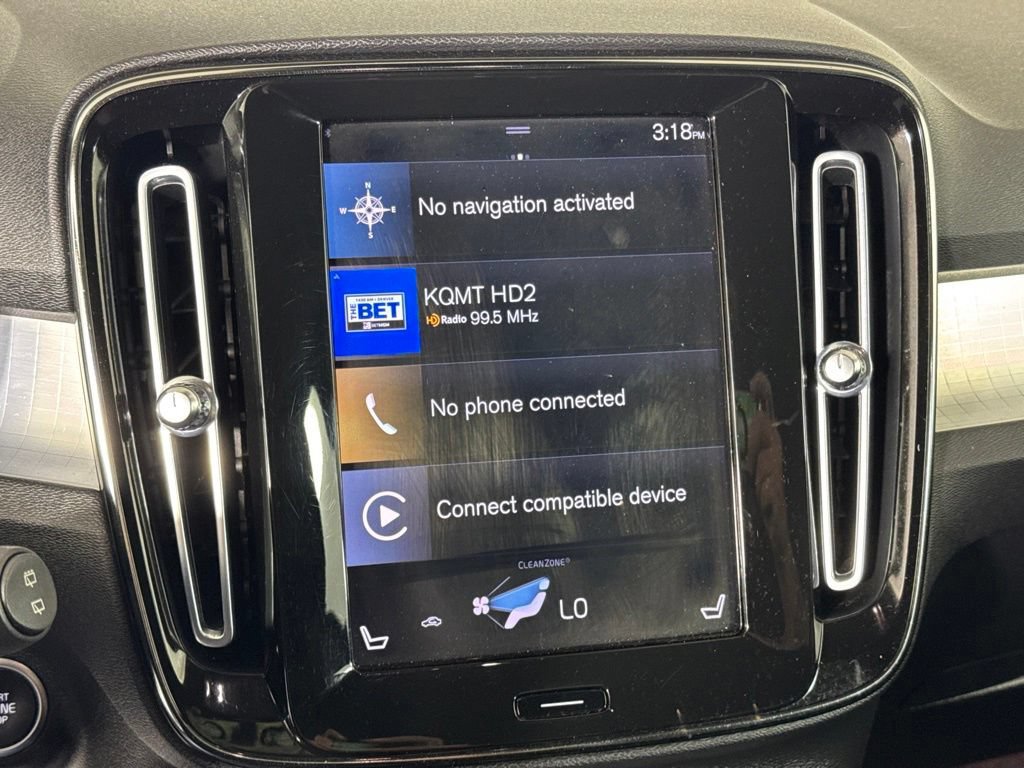 Used 2022 Volvo XC40 T5 Momentum AWD/4WD image 17