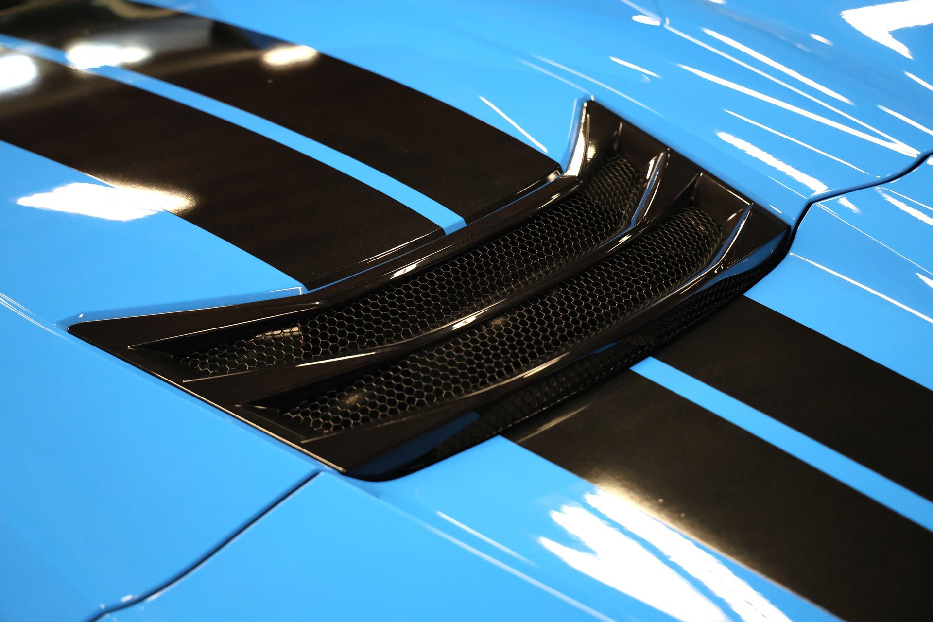 Used 2021 Chevrolet Corvette Stingray Convertible w/ Z51 Performance Package image 33