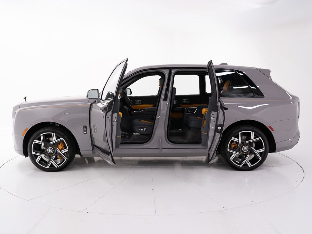 New 2027 Rolls-Royce Cullinan Black Badge AWD/4WD image 9