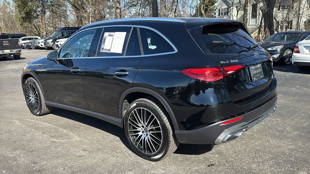 Certified 2025 Mercedes-Benz GLC 300 image 4