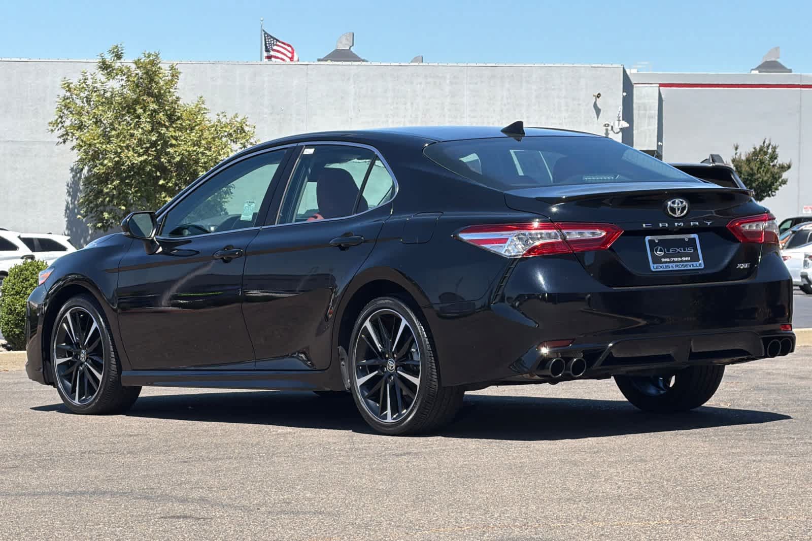 Used 2020 Toyota Camry XSE FWD image 7