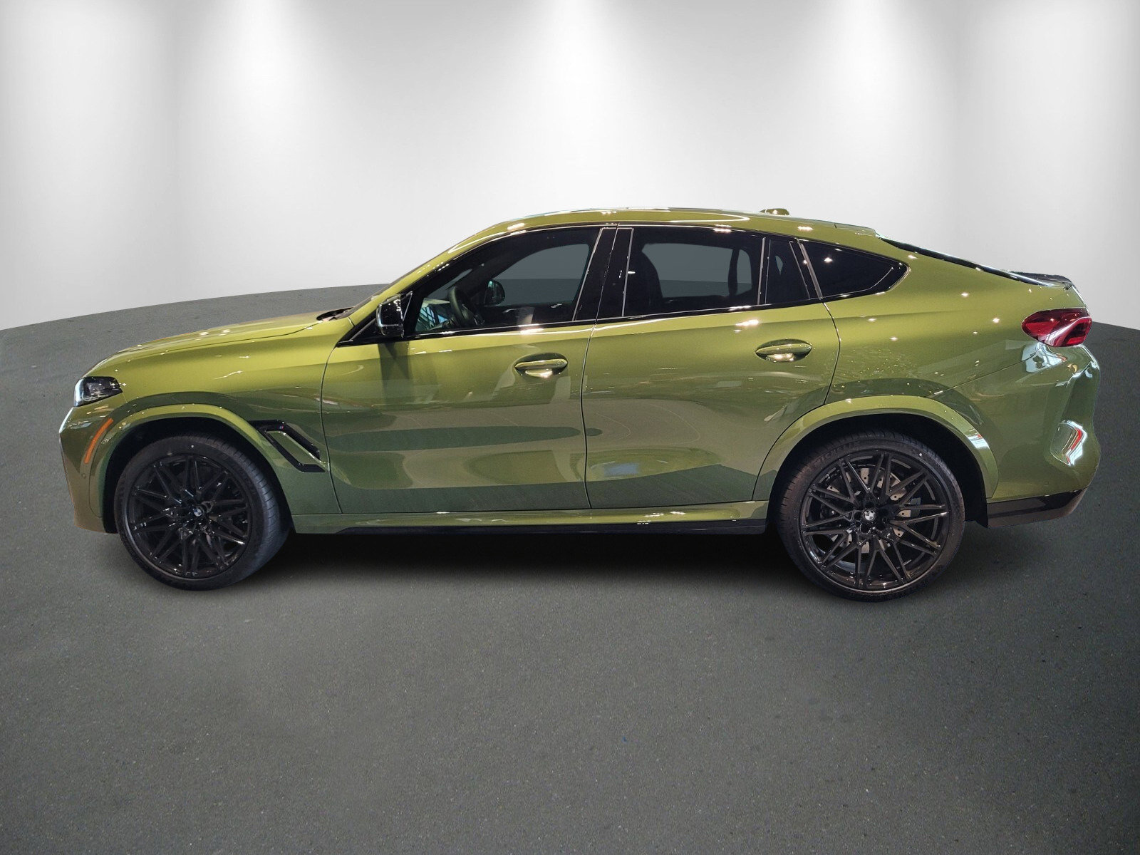 New 2026 BMW X6 M Competition w/ Executive Package image 4