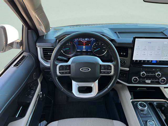 Used 2022 Ford Expedition XLT AWD/4WD image 7
