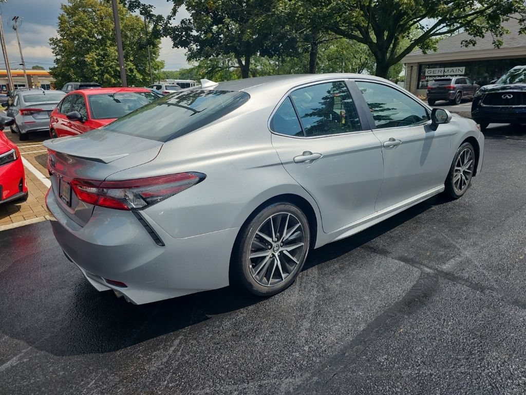 Used 2024 Toyota Camry SE w/ Cold Weather Package FWD image 4