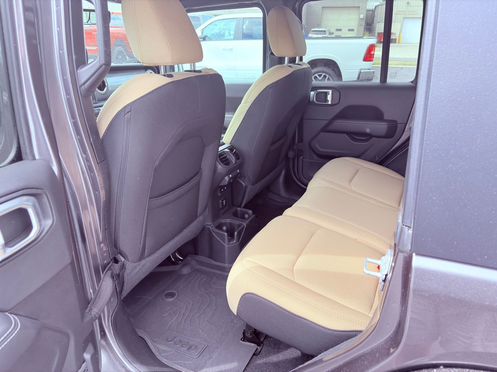 Used 2022 Jeep Wrangler Unlimited Sahara w/ LED Lighting Group image 14