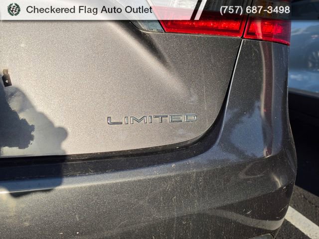 Used 2013 Toyota Avalon Limited w/ Technology Pkg image 8