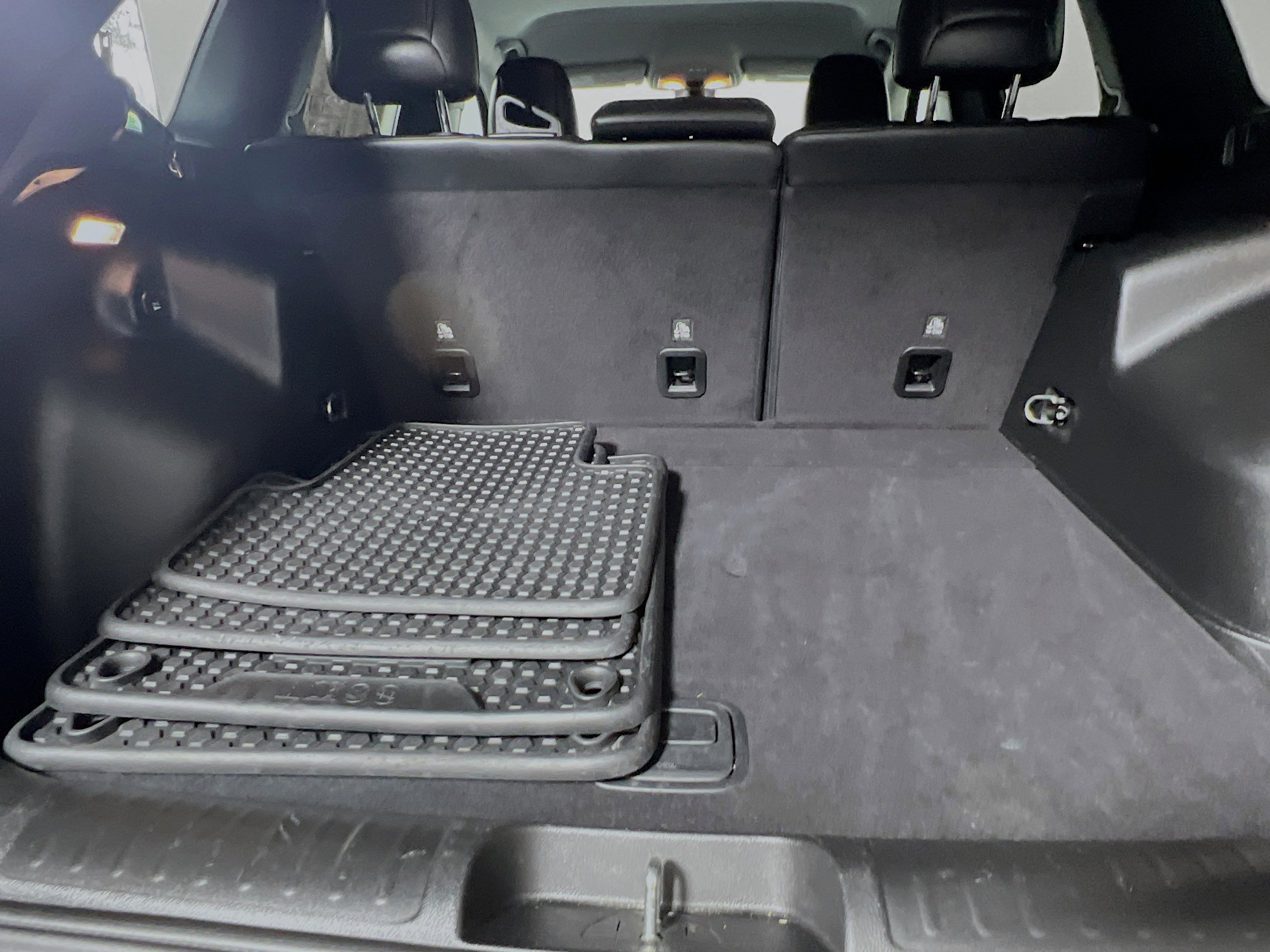 Used 2019 Jeep Cherokee Trailhawk w/ Cold Weather Group AWD/4WD image 34