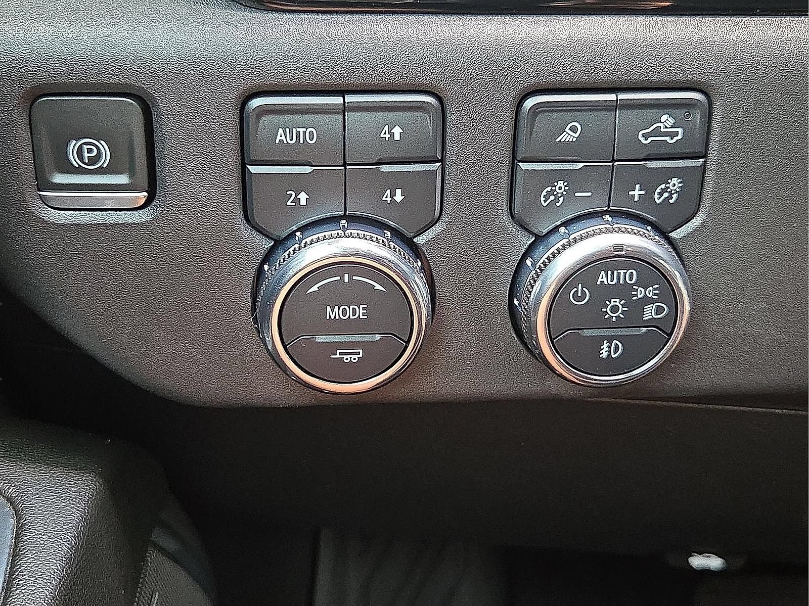 Used 2024 GMC Sierra 1500 Elevation w/ Elevation Premium Package AWD/4WD image 11