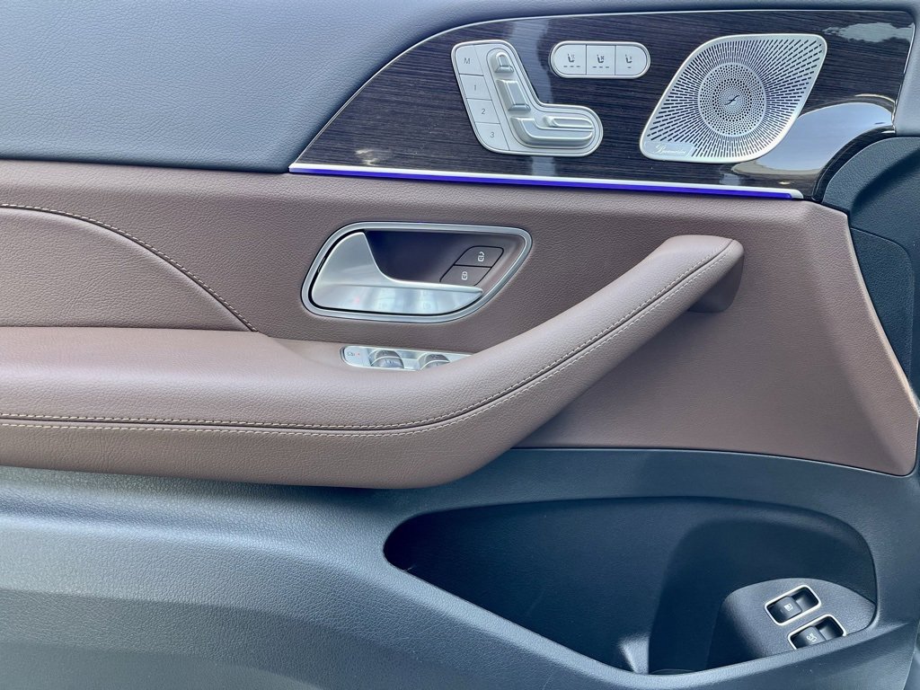 Used 2025 Mercedes-Benz GLE 450e 4MATIC image 13