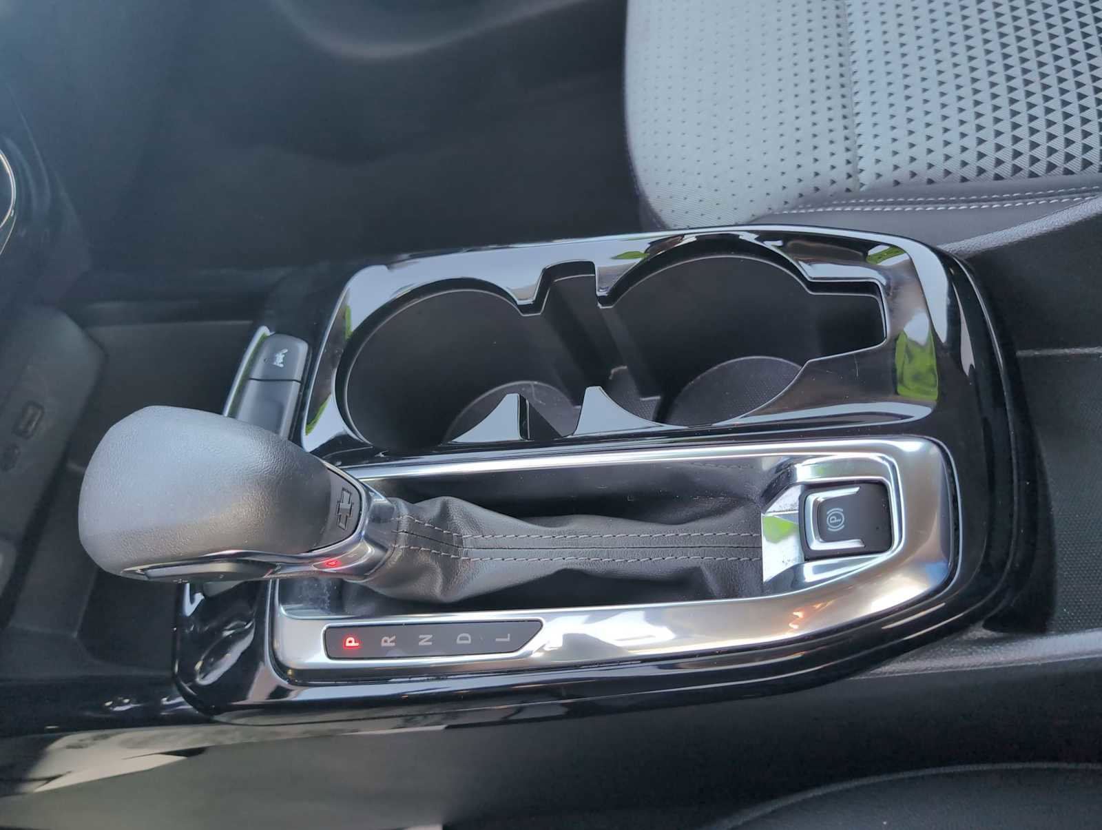 Used 2025 Chevrolet Trax LT w/ LT Convenience Package image 15