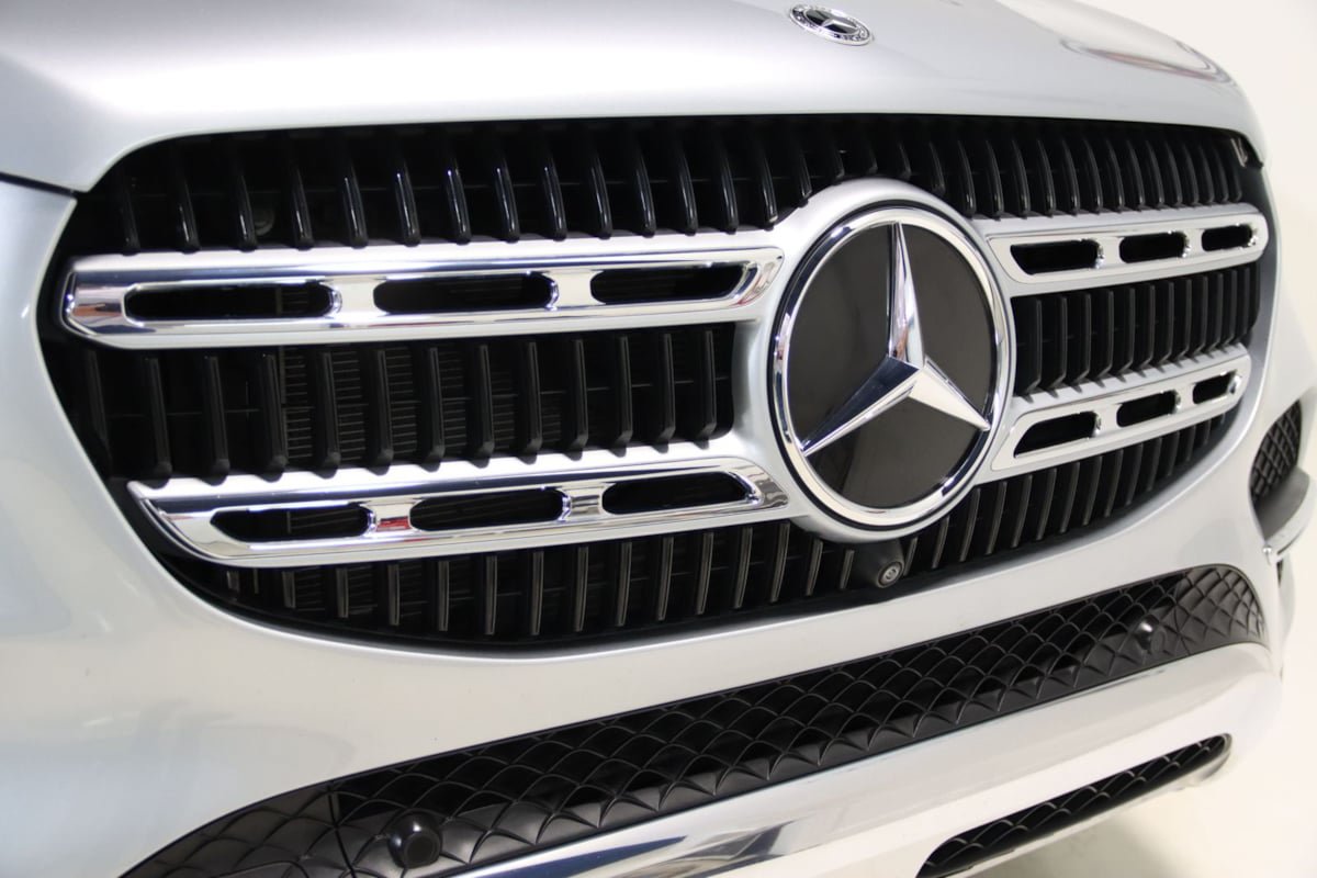 Used 2025 Mercedes-Benz GLE 350 4MATIC w/ Winter Package image 32