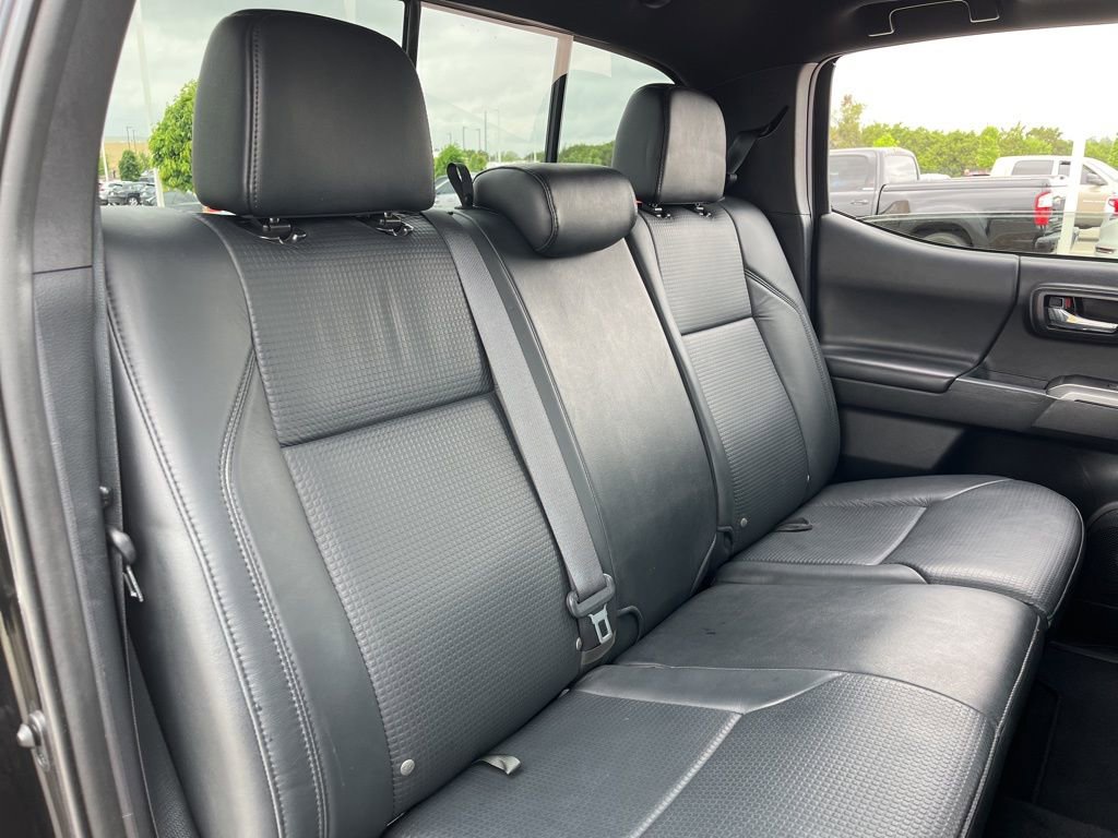 Used 2018 Toyota Tacoma Limited AWD/4WD image 30