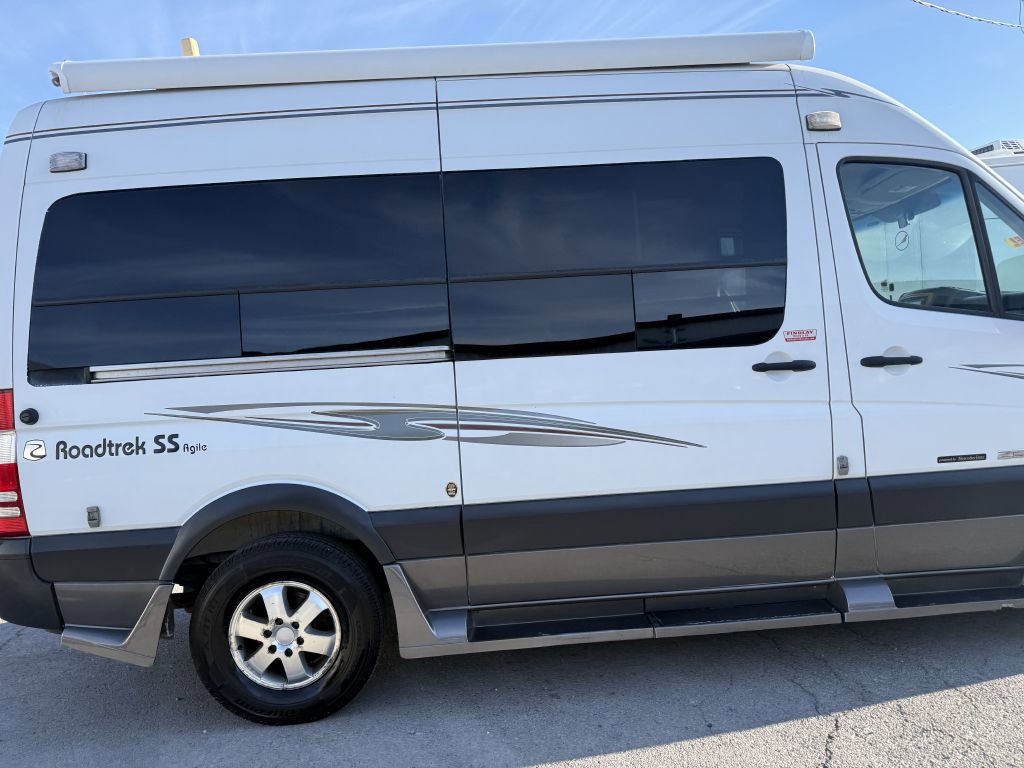 Used 2008 Dodge Sprinter 2500 w/ Trailer Tow Group image 13