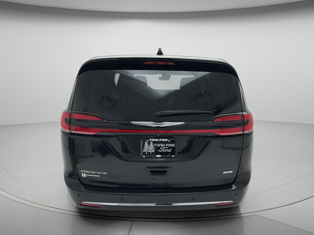 Used 2023 Chrysler Pacifica Touring-L AWD/4WD image 4
