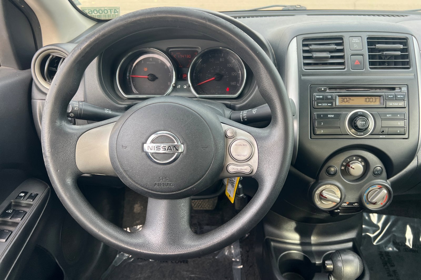 Used 2012 Nissan Versa SV image 11