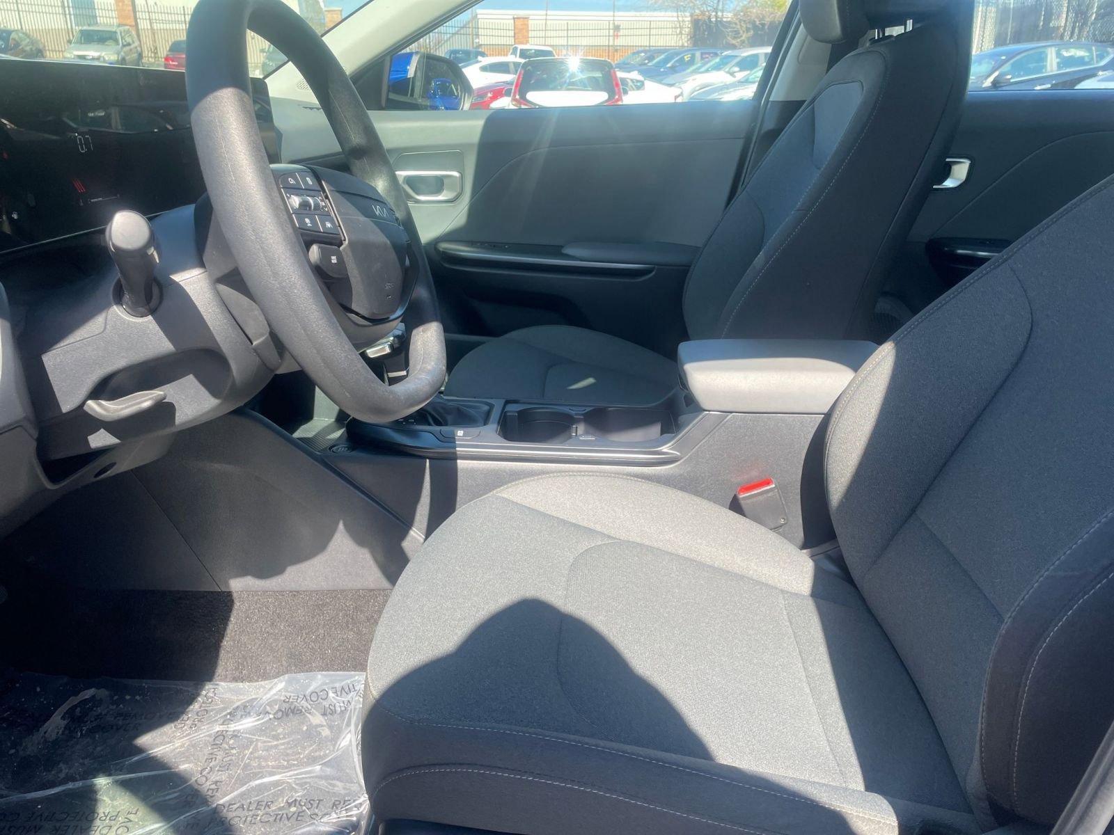 Used 2025 Kia K4 LXS image 31