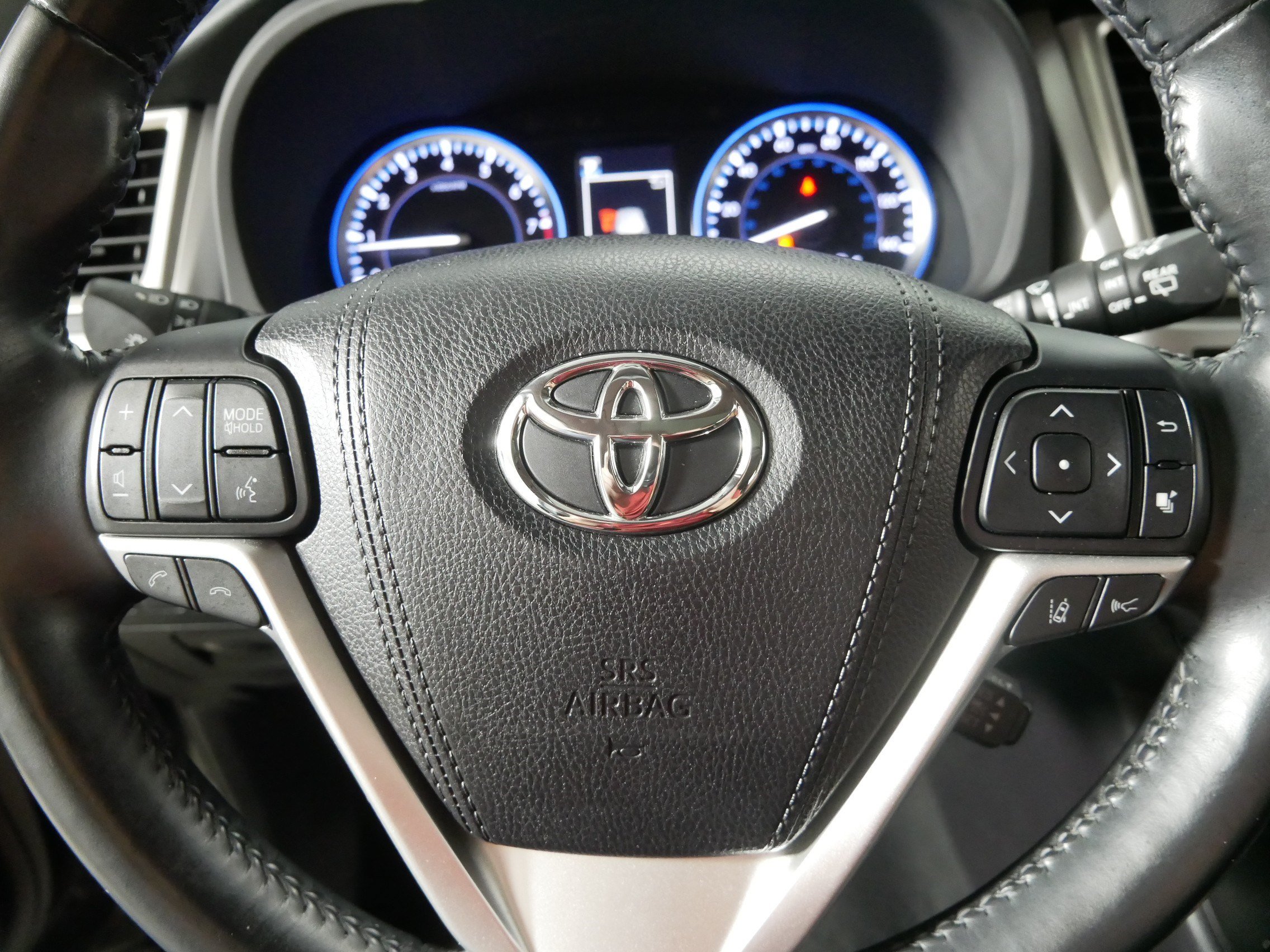 Used 2017 Toyota Highlander Limited w/ Protection Package #3 AWD/4WD image 25