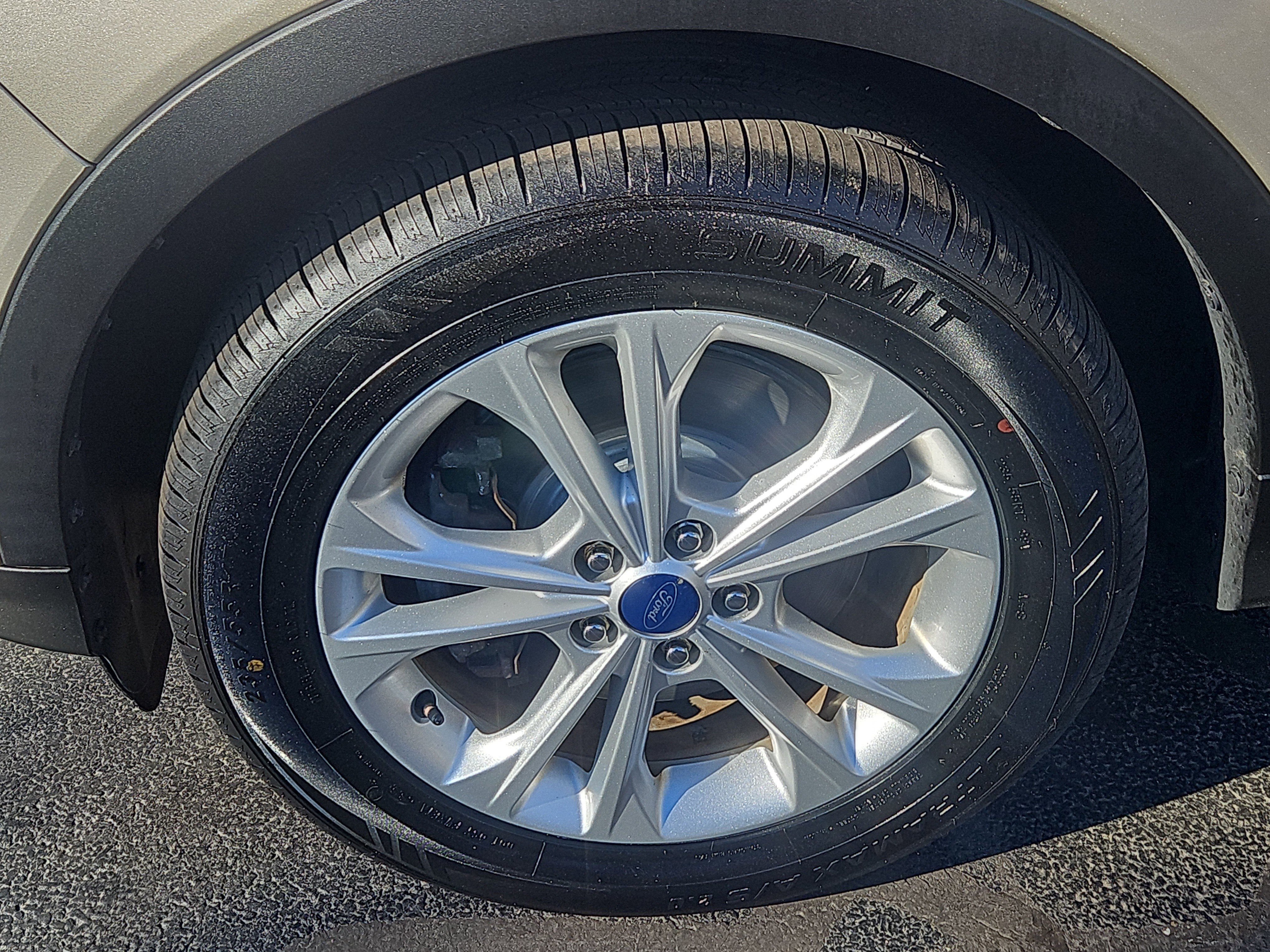 Used 2018 Ford Escape SE w/ SE Sync 3 Package image 4