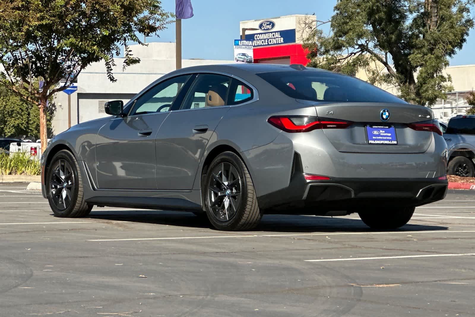 Used 2022 BMW i4 eDrive40 RWD image 7