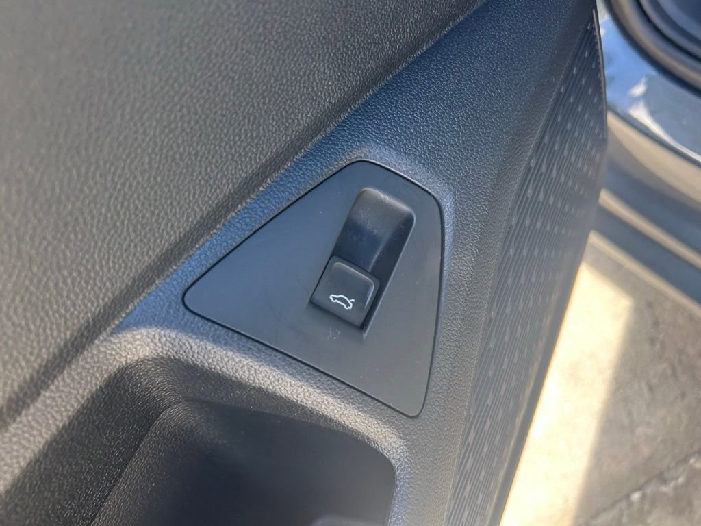 Used 2025 Volkswagen Jetta Sport image 52