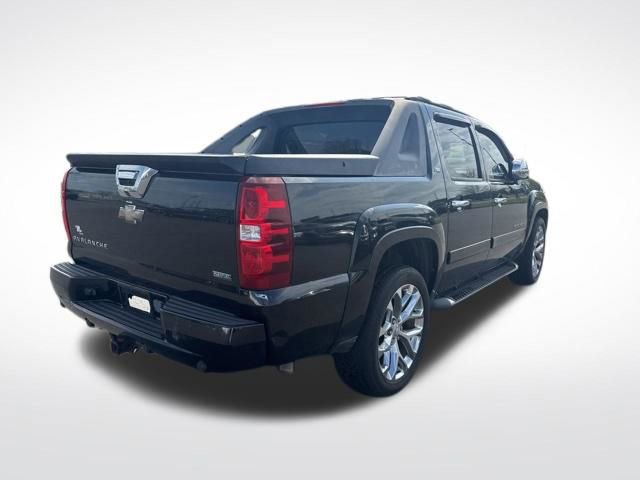 Used 2011 Chevrolet Avalanche LT image 5