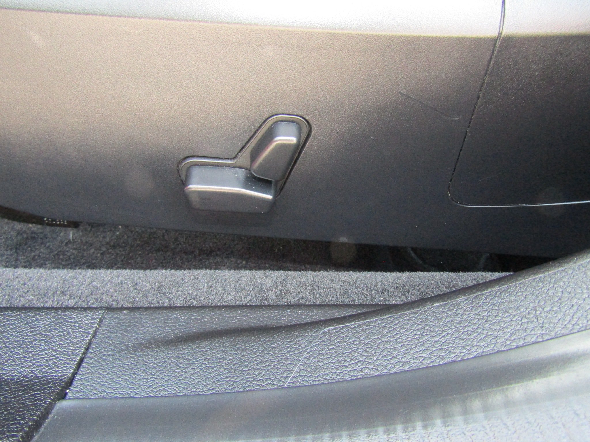 Used 2013 Chrysler 200 Touring FWD image 21