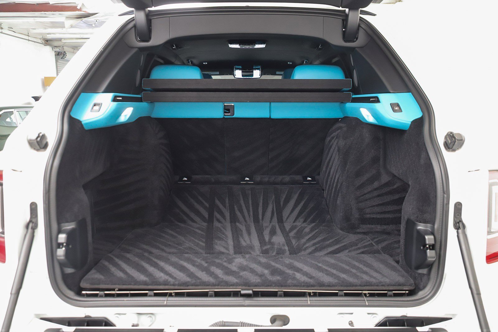 Used 2023 Rolls-Royce Cullinan AWD/4WD image 44