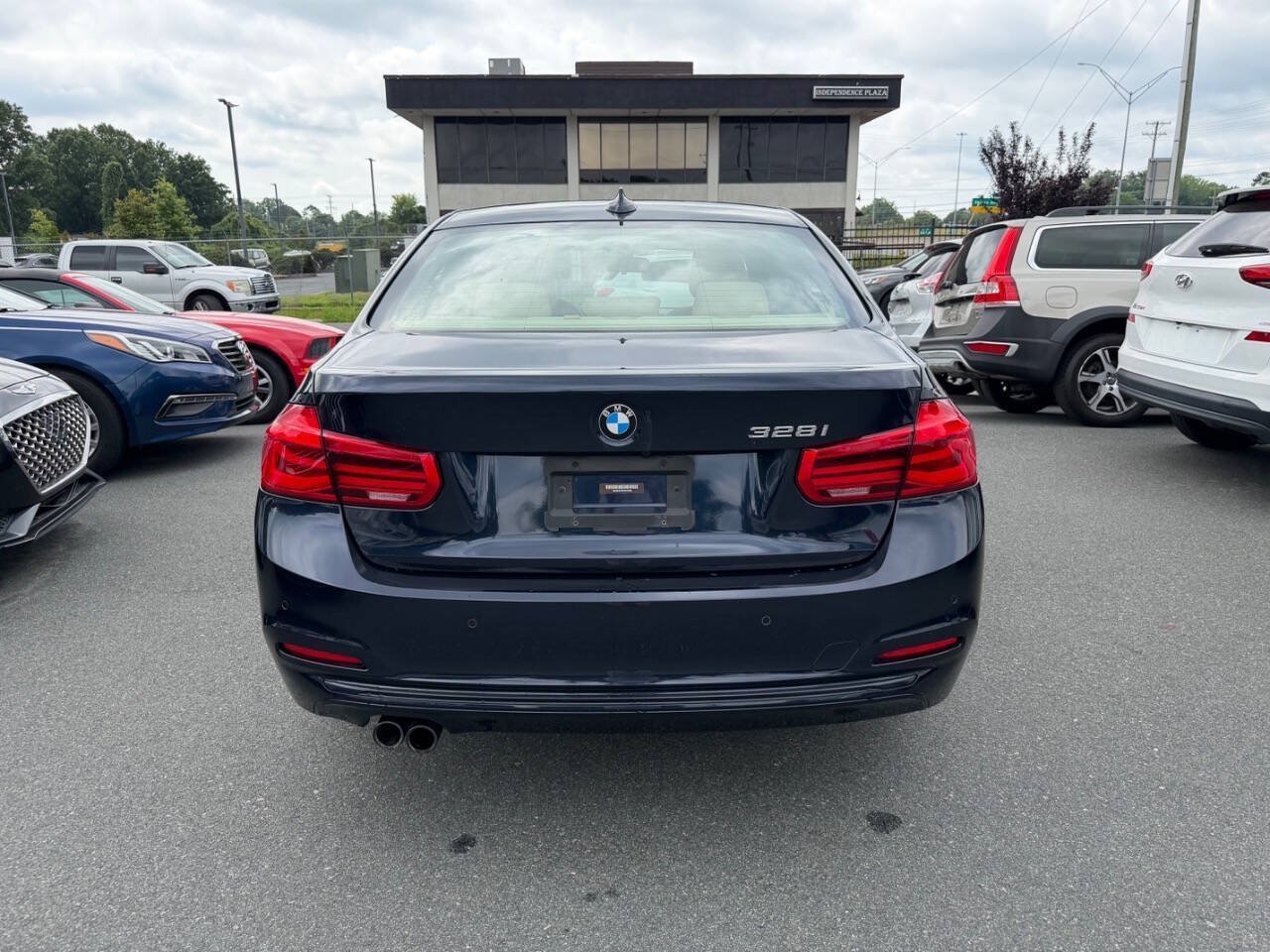 Used 2016 BMW 328i Sedan RWD image 5