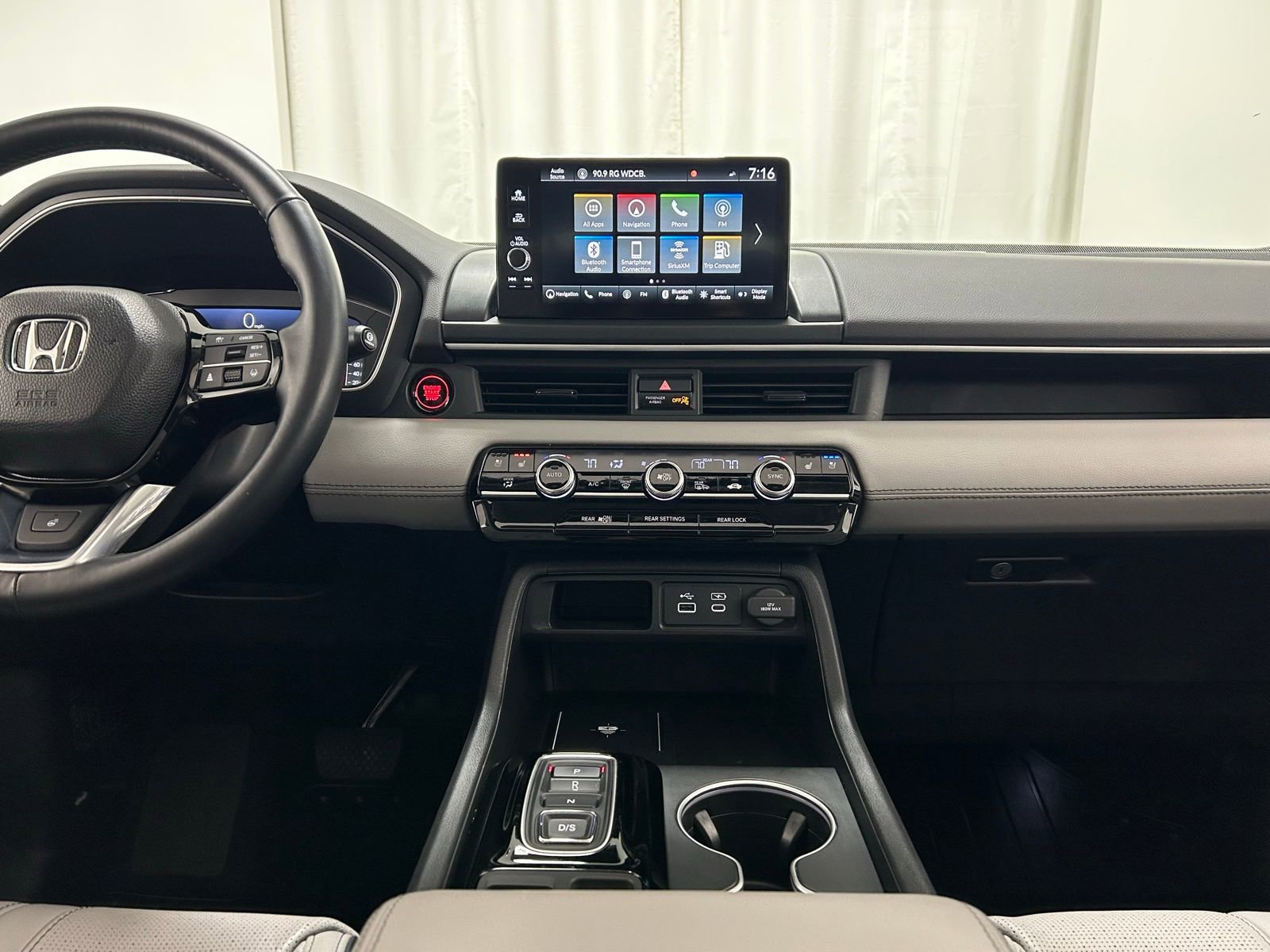 Used 2023 Honda Pilot Elite image 9