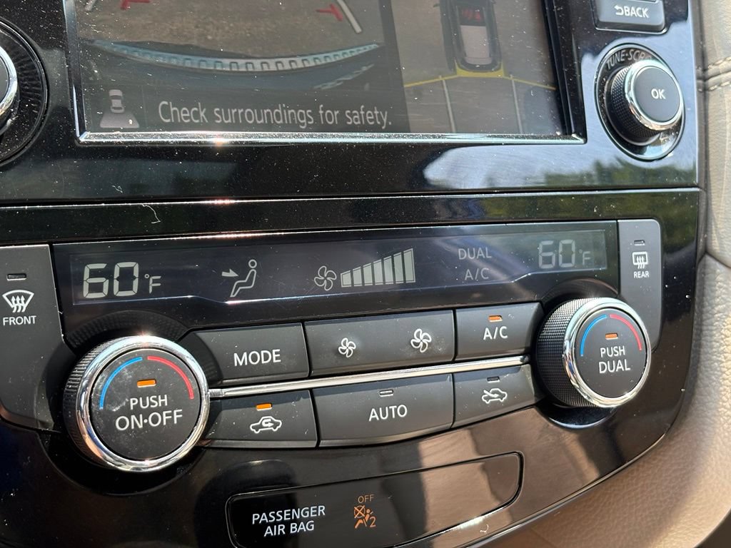 Used 2020 Nissan Rogue SL w/ Premium Package AWD/4WD image 18
