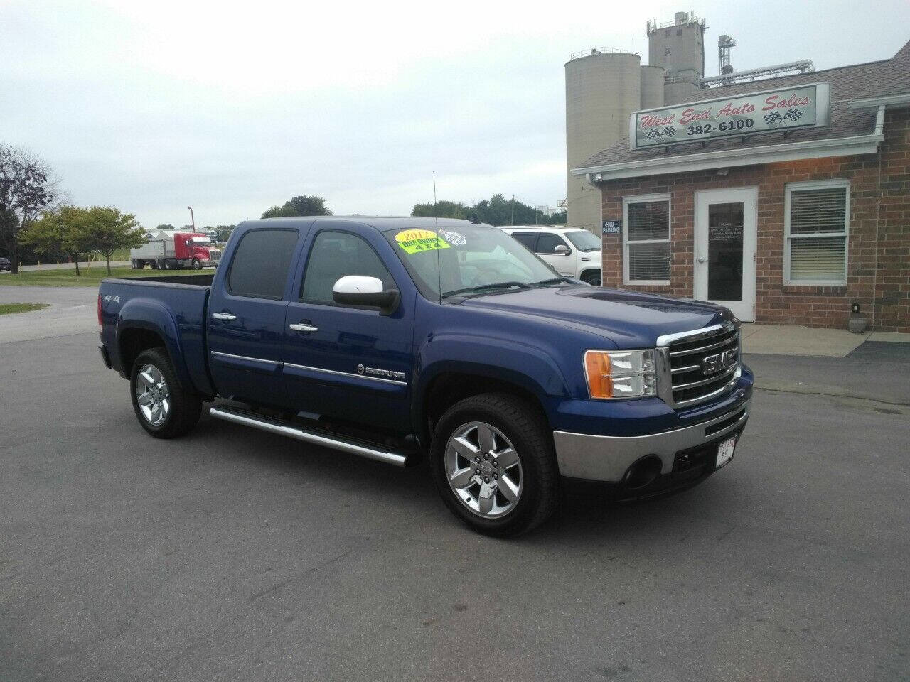Used 2012 GMC Sierra 1500 SLT w/ Heritage Edition image 2