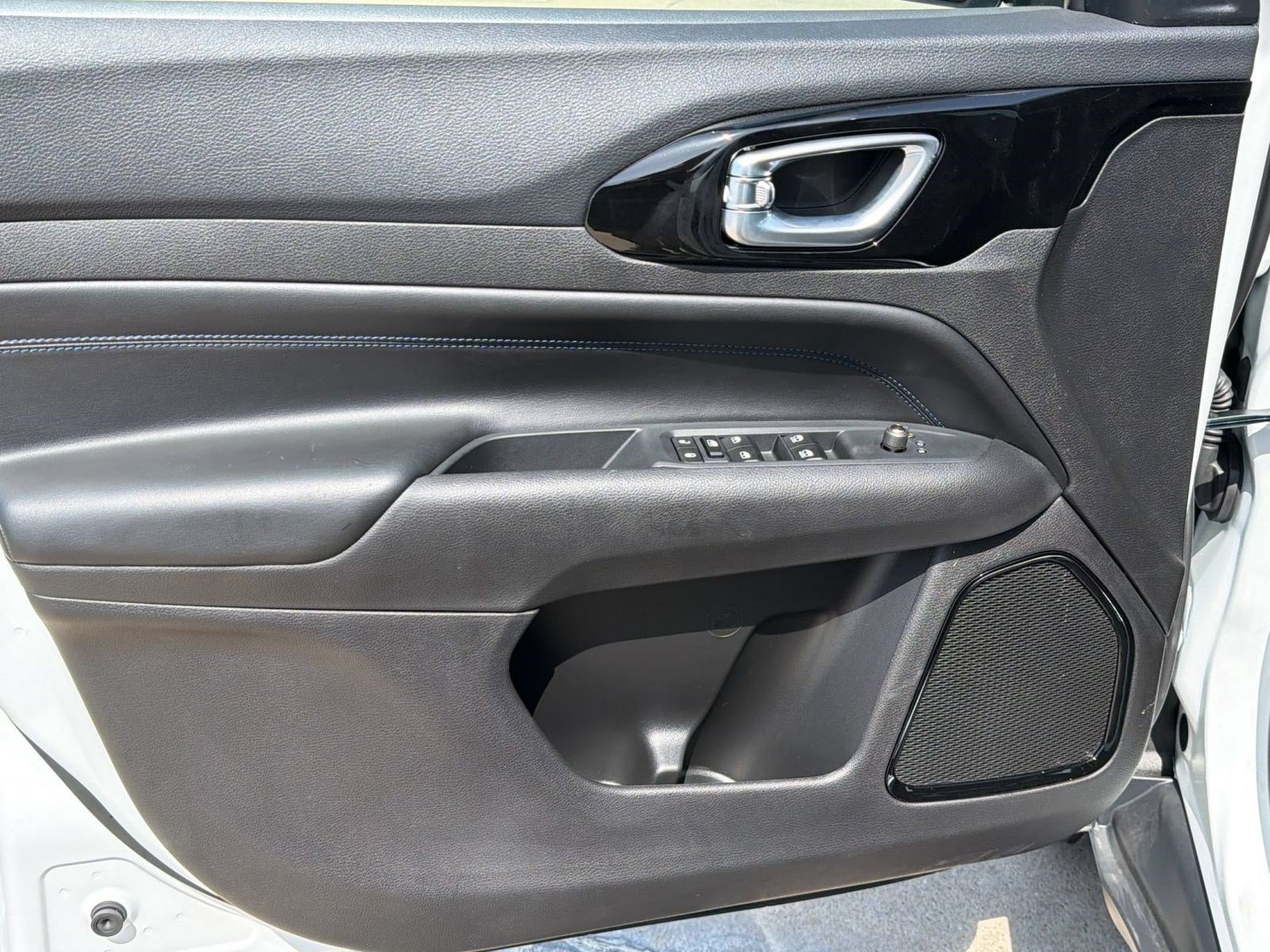 New 2026 Jeep Compass Latitude AWD/4WD image 13
