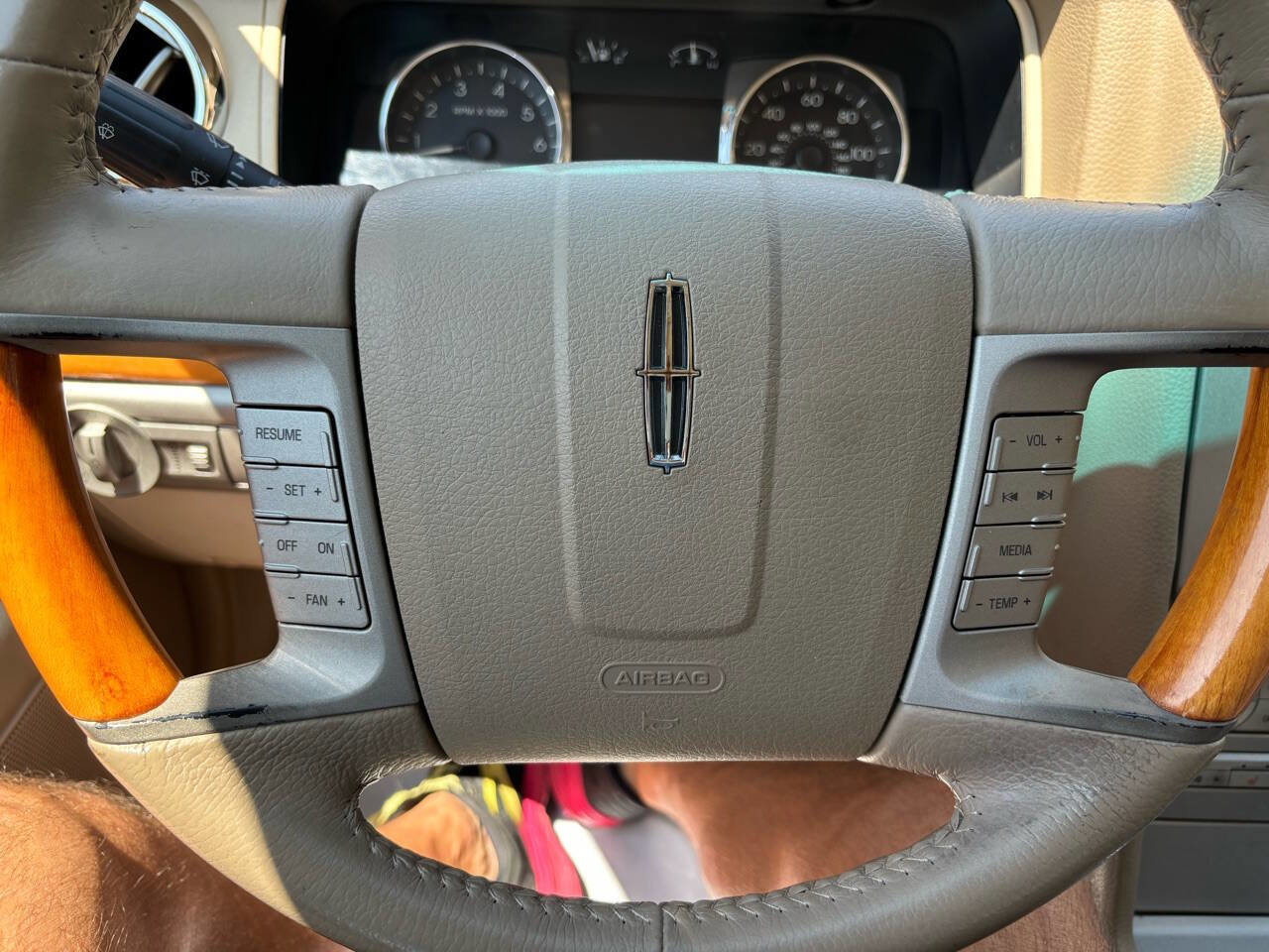 Used 2007 Lincoln MKZ image 13