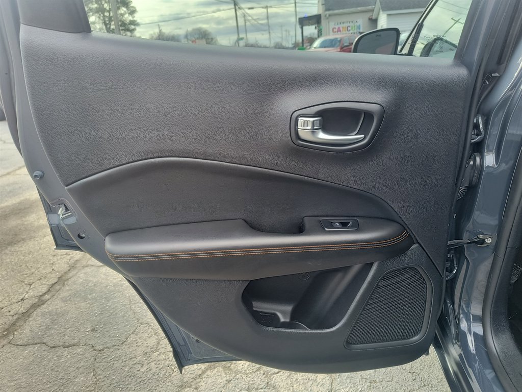 Used 2018 Jeep Compass Limited AWD/4WD image 34