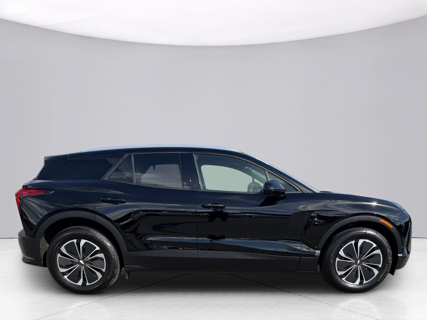 Used 2024 Chevrolet Blazer EV LT AWD/4WD image 4