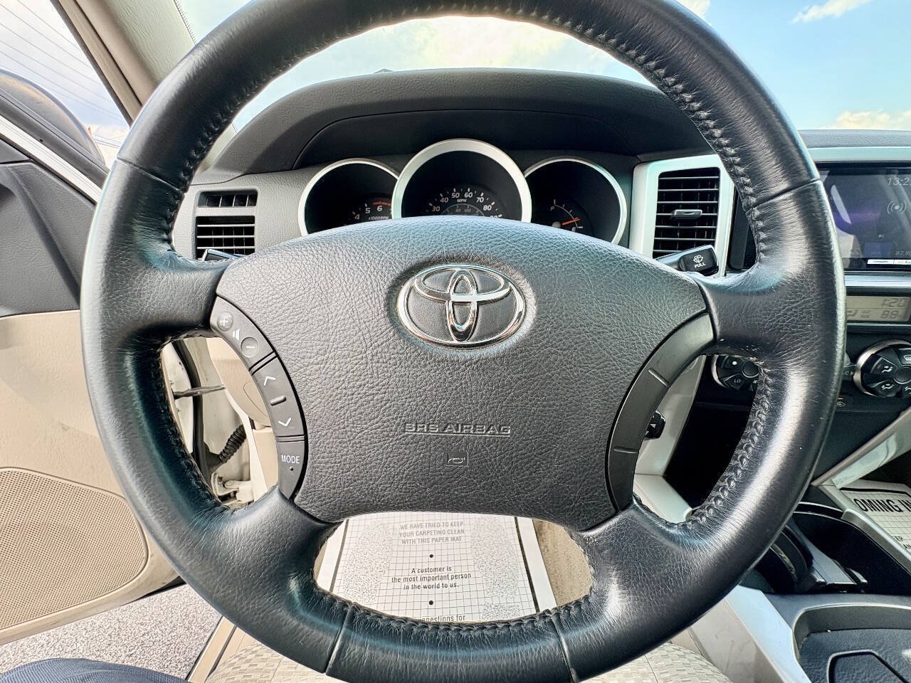 Used 2007 Toyota 4Runner SR5 AWD/4WD image 16