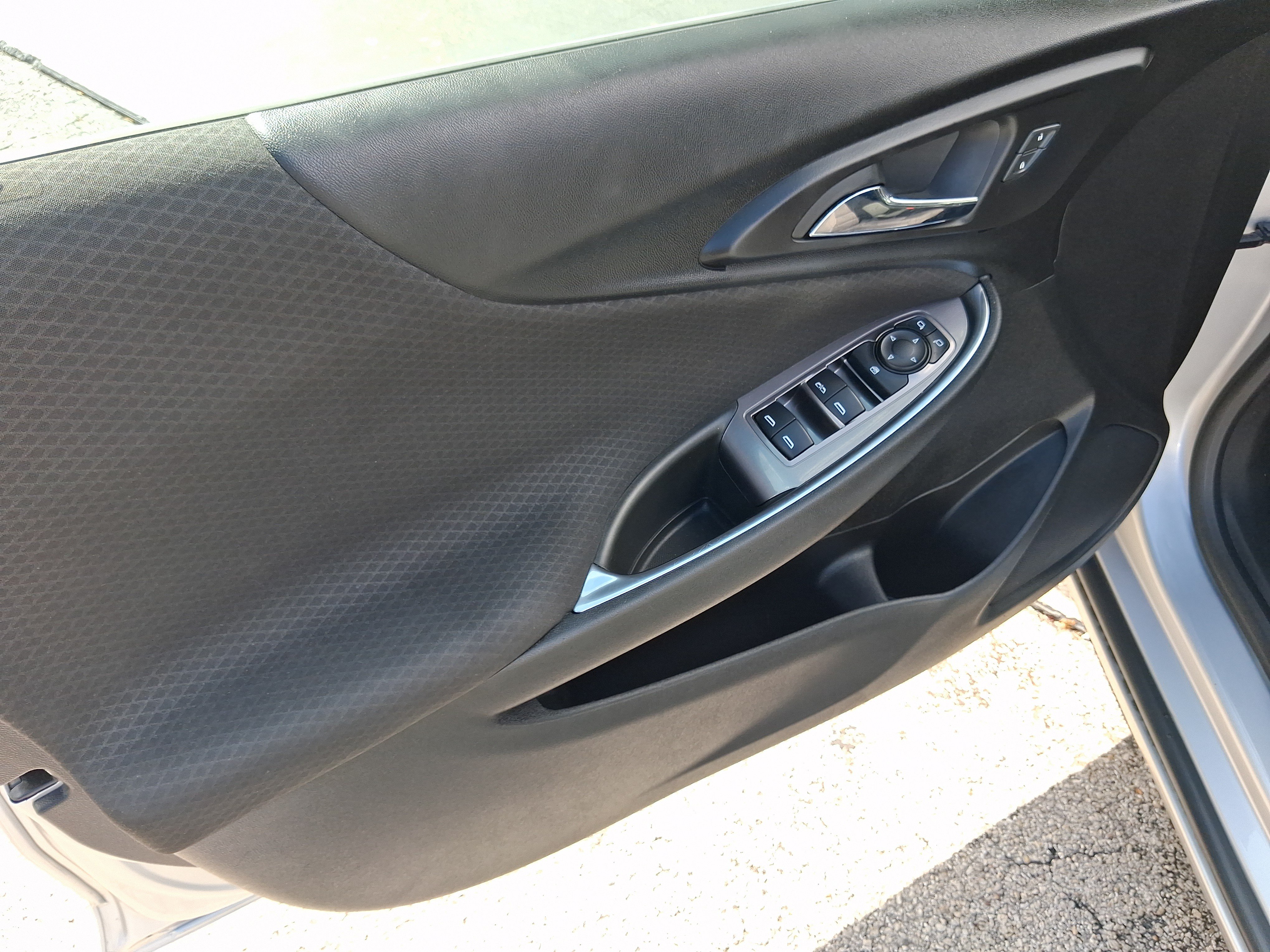 Used 2019 Chevrolet Malibu LT FWD image 11