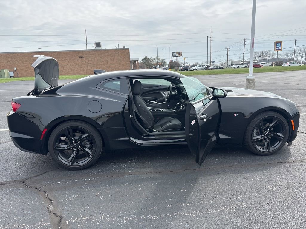 Used 2023 Chevrolet Camaro LT w/ Technology Package image 19