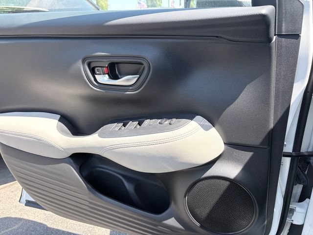 Used 2023 Honda HR-V LX image 11