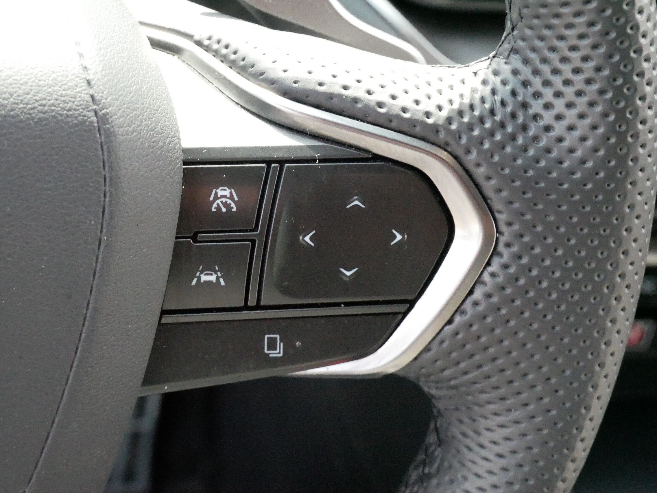 Used 2024 Lexus TX 500h AWD w/ Technology Package image 27
