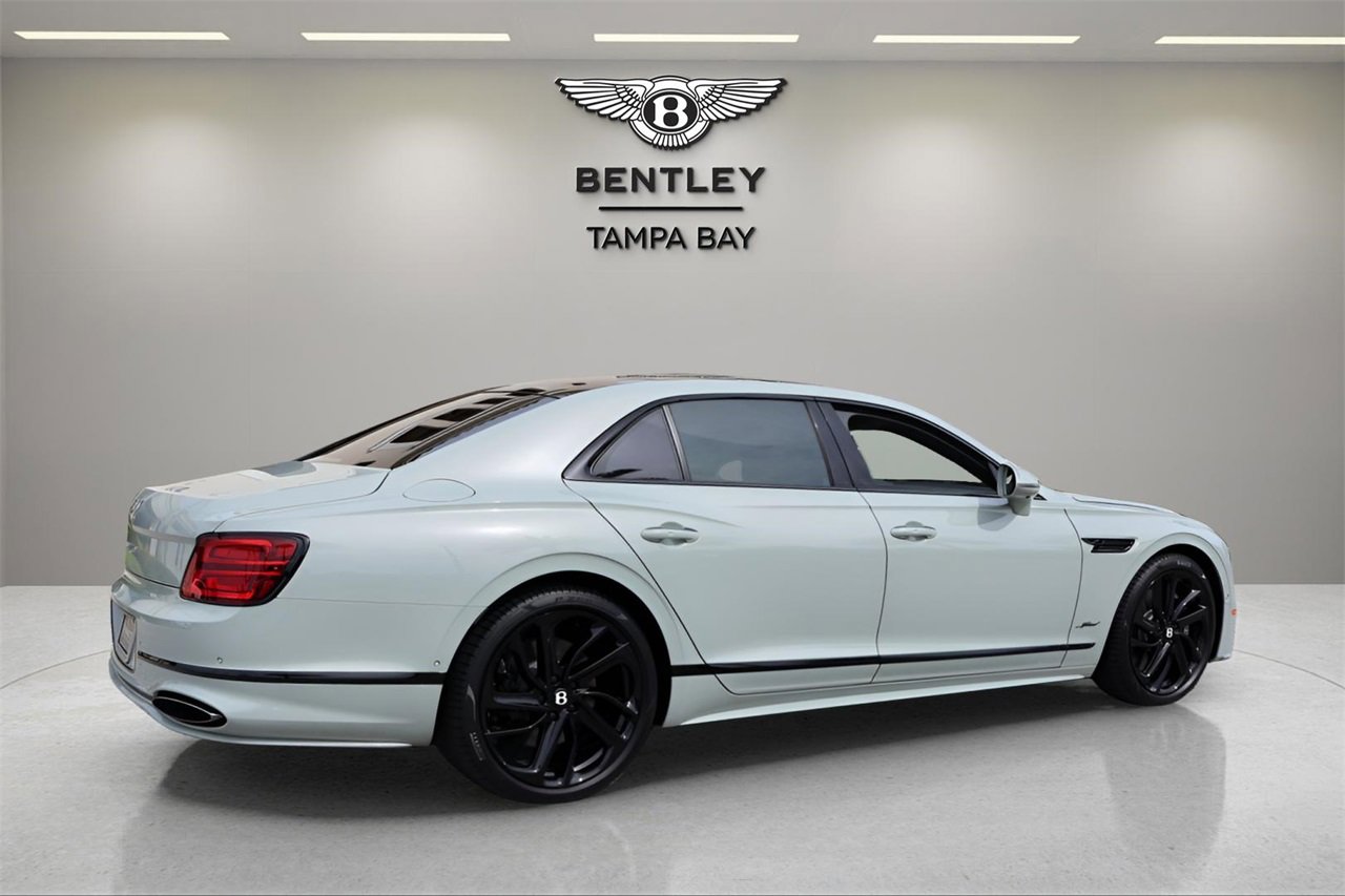 New 2025 Bentley Flying Spur Plug-In Hybrid image 6