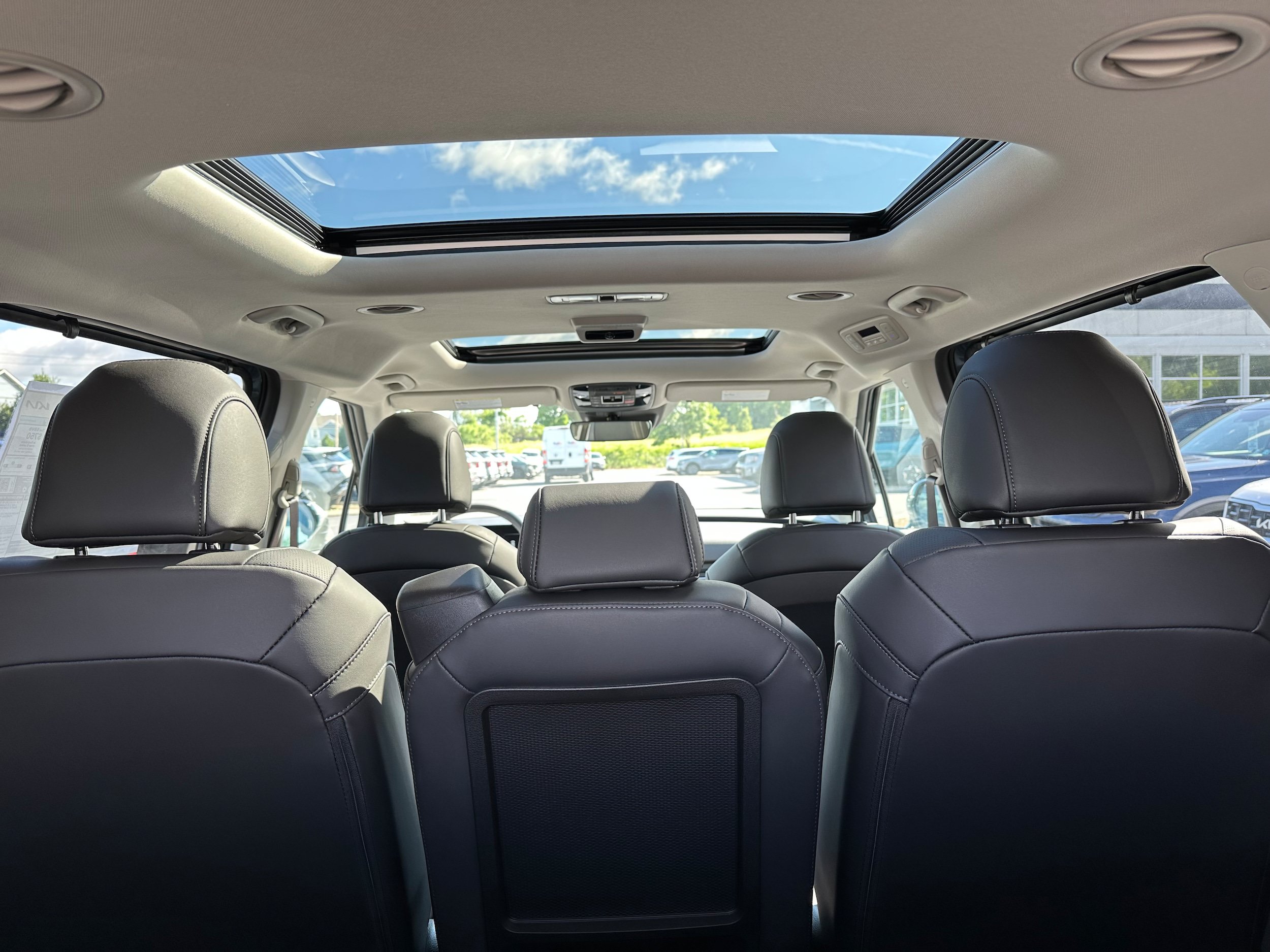 New 2026 Kia Carnival SX FWD image 11