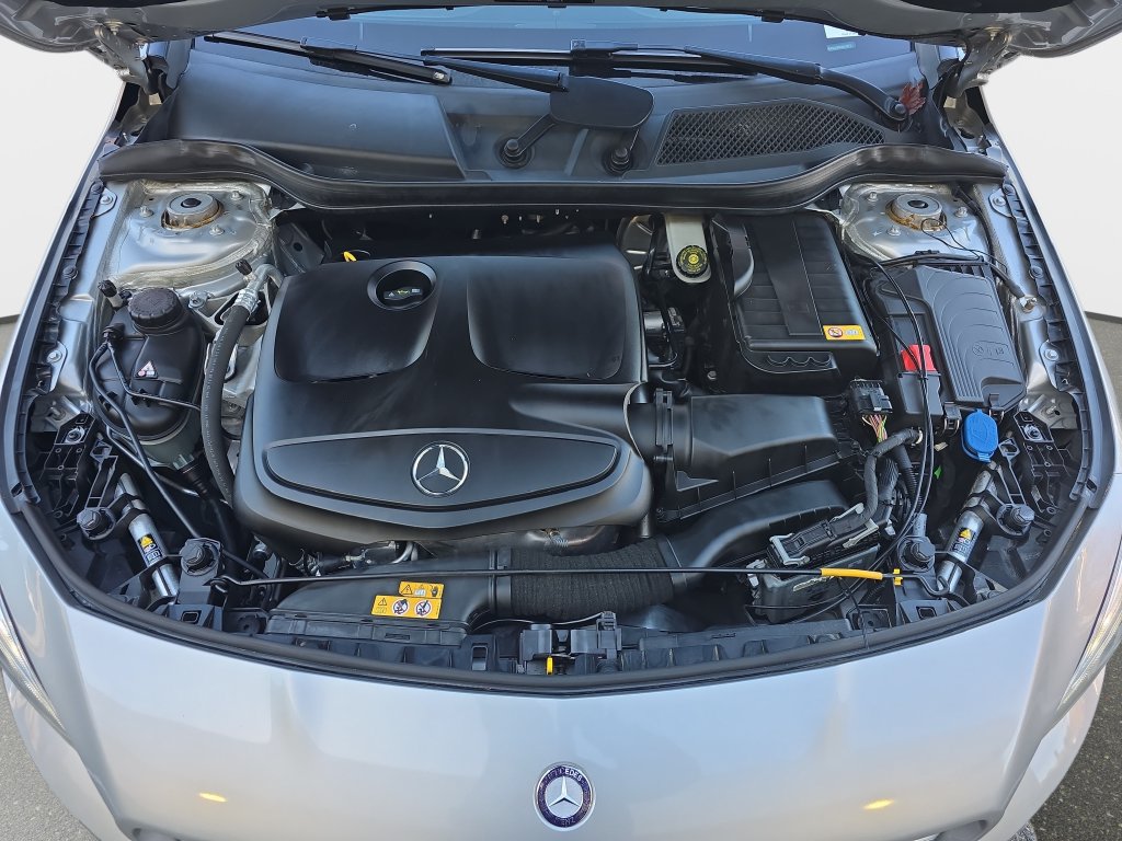 Used 2014 Mercedes-Benz CLA 250 image 32