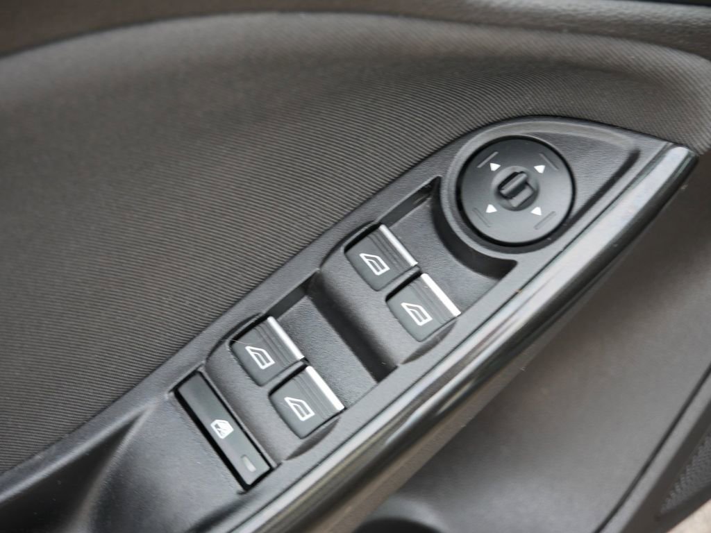 Used 2017 Ford Focus Titanium image 16