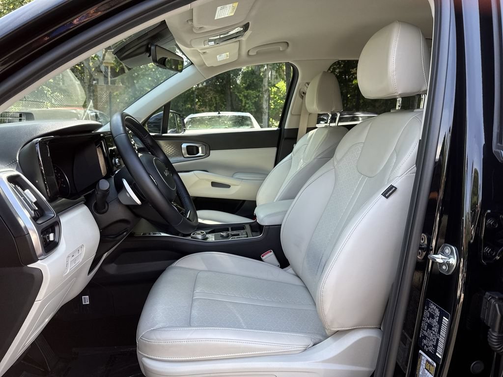 Used 2023 Kia Sorento EX AWD/4WD image 13
