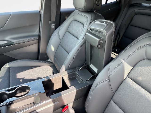 New 2027 Chevrolet Equinox LT w/ Convenience Package II FWD image 21