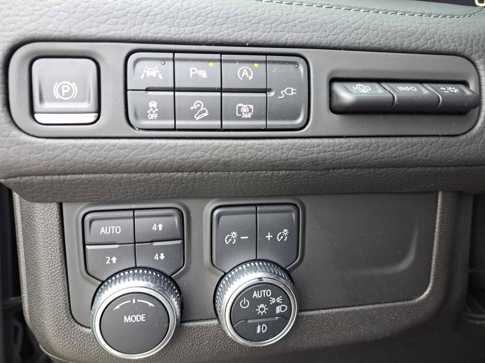Used 2022 GMC Yukon Denali AWD/4WD image 34