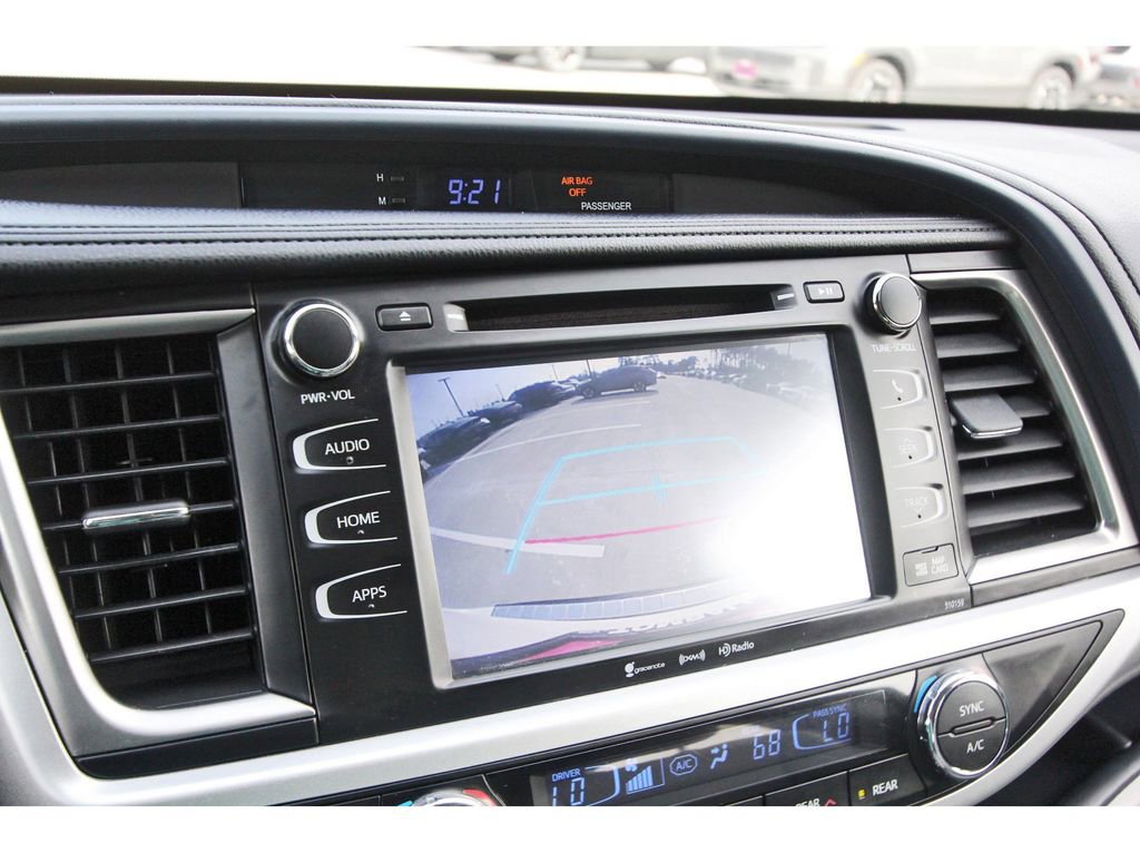 Used 2016 Toyota Highlander XLE FWD image 27